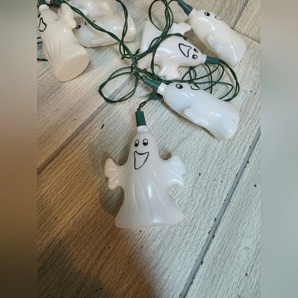 Vtg Blow Mold Scary/Happy Ghost String Lights Halloween Decorations